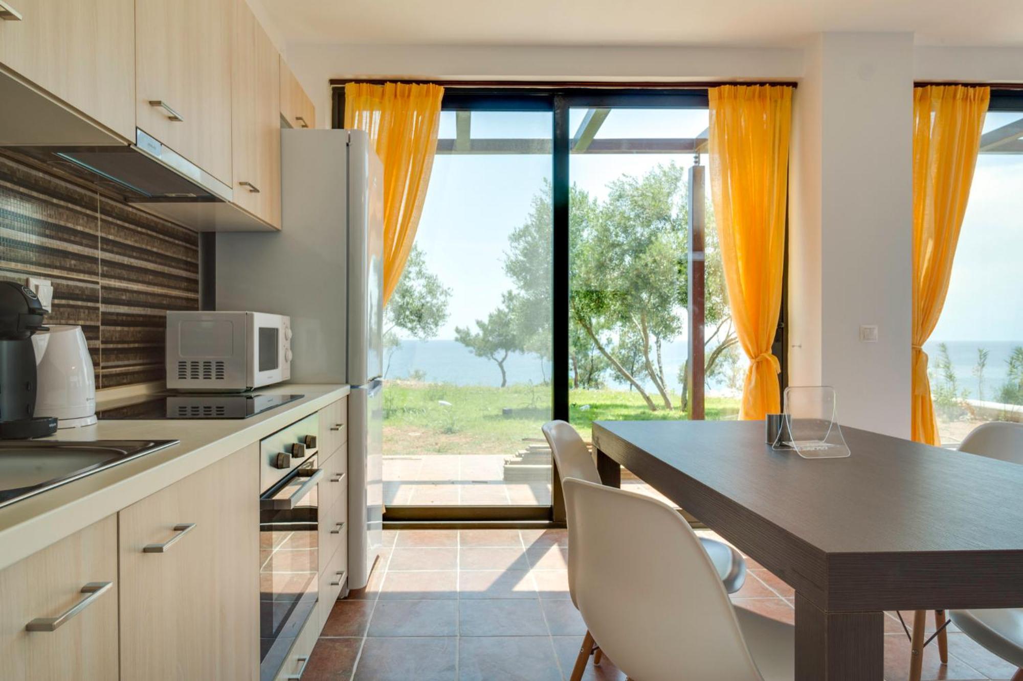 Kalma Villas Неа Мудания Екстериор снимка